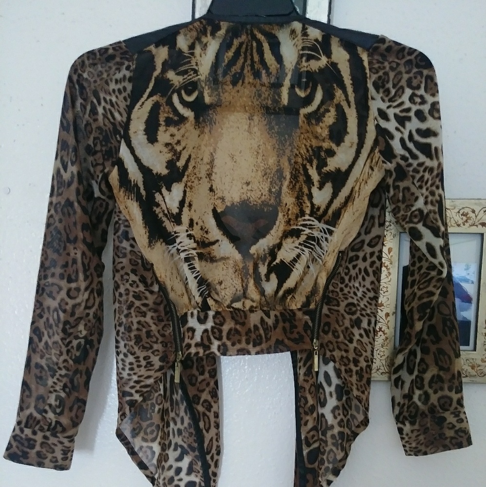 Red Snap jacket - Picture 2 of 2